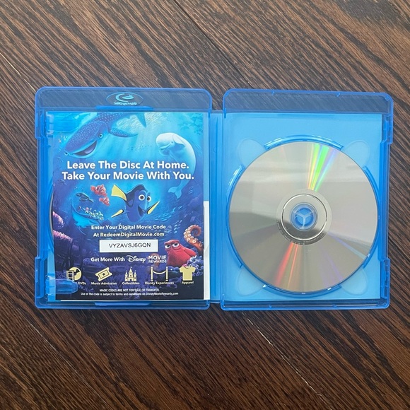 Disney Pixar Finding Dory Blu-ray + DVD - Picture 4 of 4